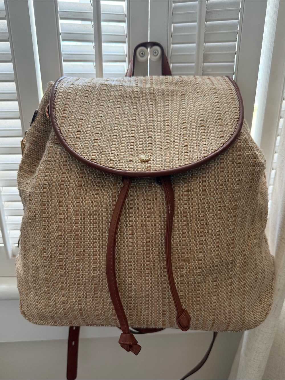 Tommy Bahama Woven Drawstring Backpack – Neutral Tan | Good Used Condition - Picture 2 of 16